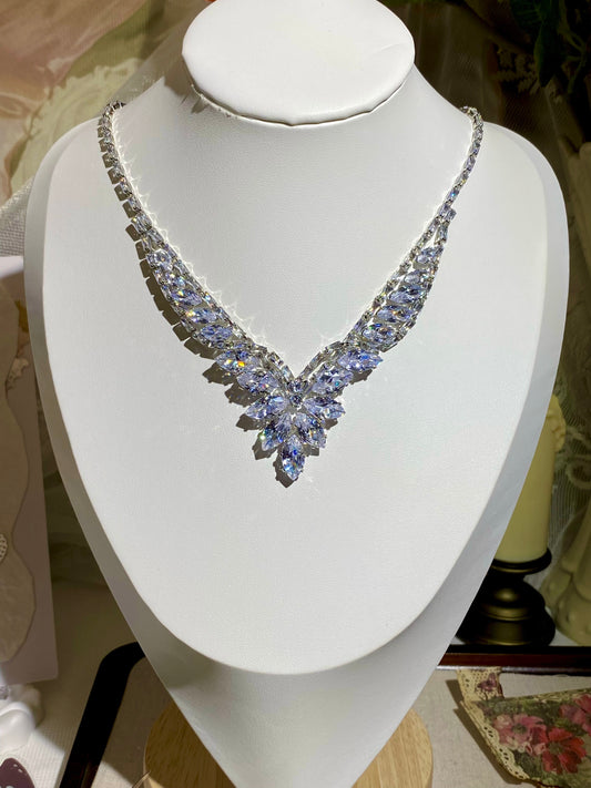 The Plume Blanche Necklace