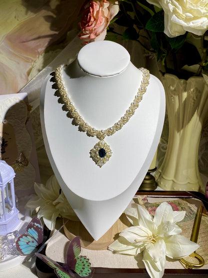 Médaillon d’Azur Pearl Collar Necklace